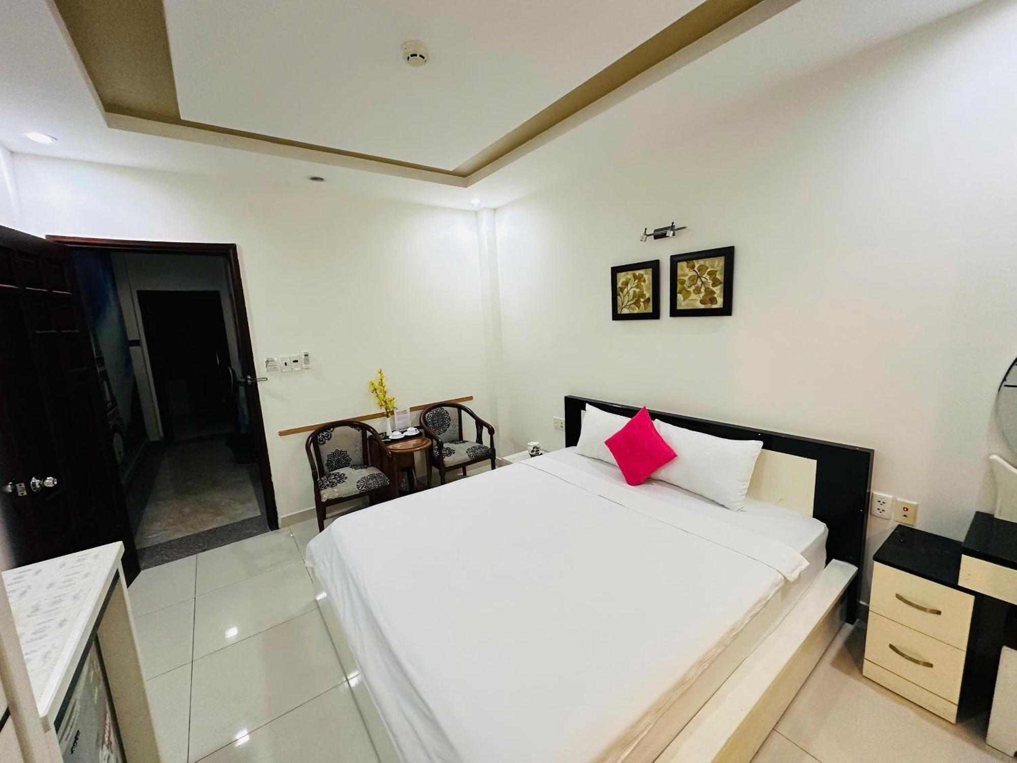 Maison Saigon - French Touch & Rooftop Lounge TP. Hồ Chí Minh