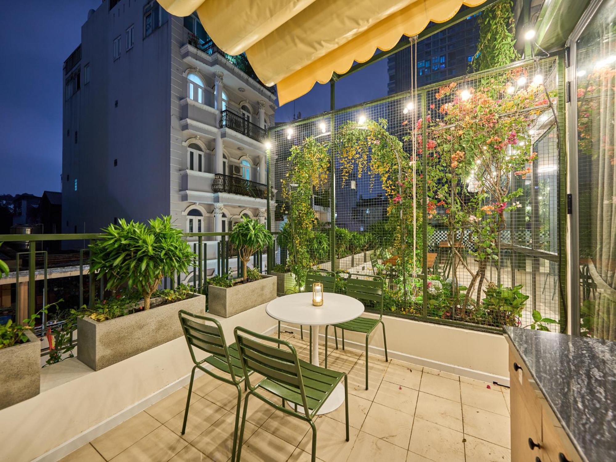 Maison Saigon - French Touch & Rooftop Lounge Apartment